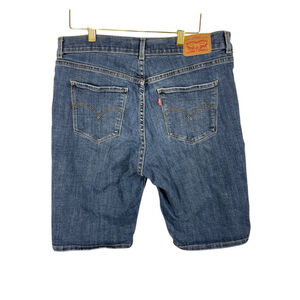 Women’s Levi’s Denim Bermuda shorts size 31 Regular Straight medium wash